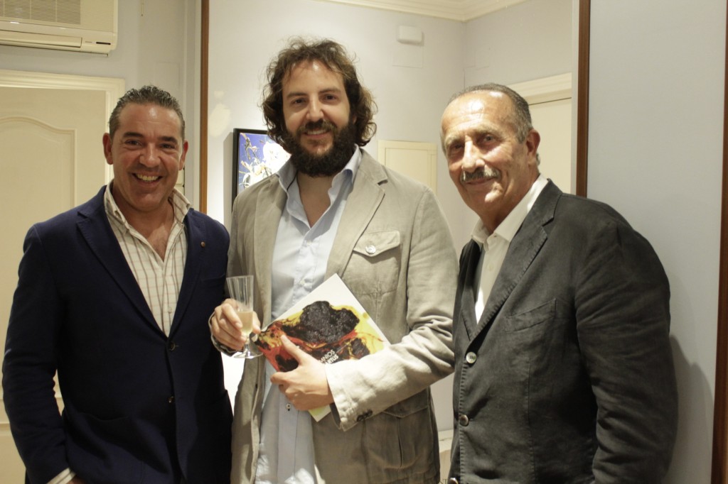 El galerista David Bardía, Borja Thyssen y el artista Estartús